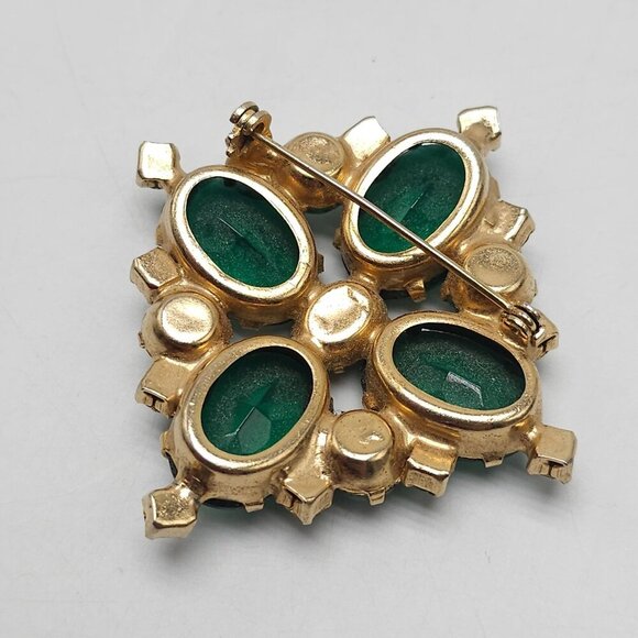 Vintage Juliana Emerald Green Rhinestone Brooch Pin Gold-Tone Square Design - Picture 3 of 4